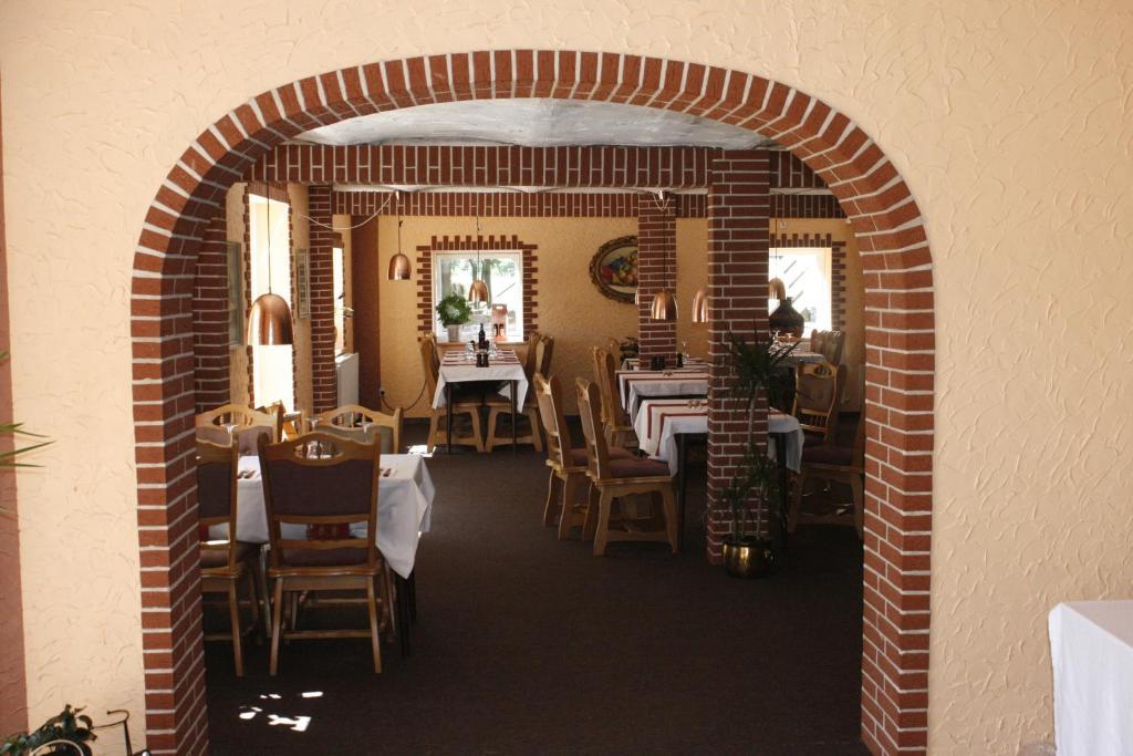 Toscana Restaurant And Bed & Breakfast Padborg Exterior photo